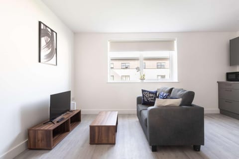 Smart 1 Bedroom Apartment in Bradford with Parking Apartment in Bradford