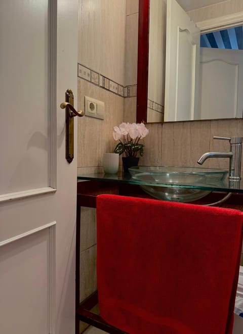 Cosy and Secure Suite Marbella Center Bed and Breakfast in Marbella