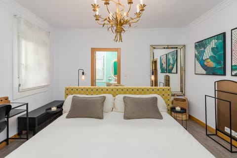 Photo of the whole room, Decorative detail, Seating area, Bedroom