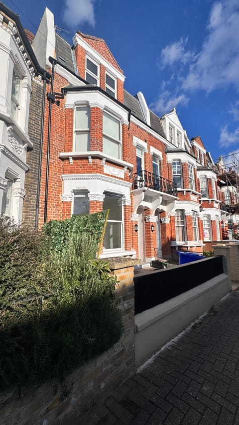 Property building, Day, Neighbourhood, Street view