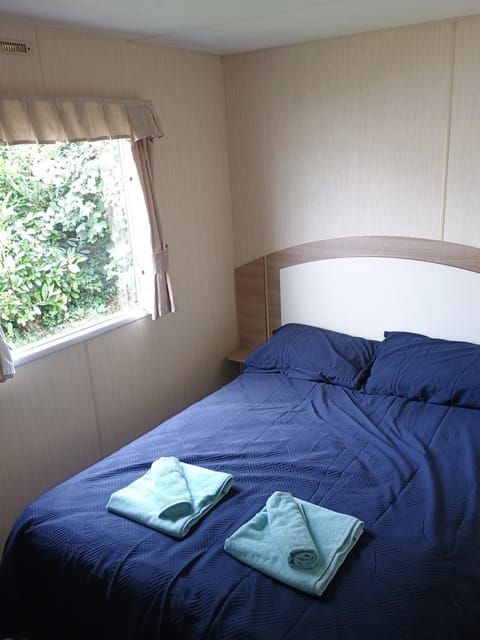 16 Vale Park Campground/
RV Resort in Fishguard Holiday Park