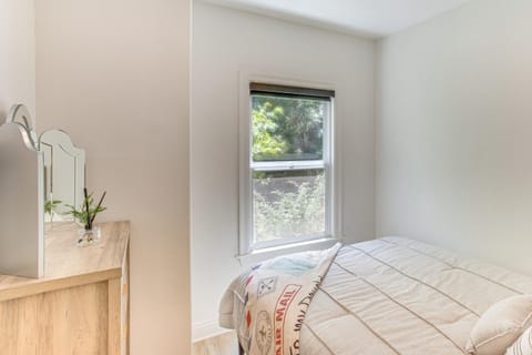 Forest Views and Fire Pit! Cozy Cabin in Crestline Cabin in Crestline