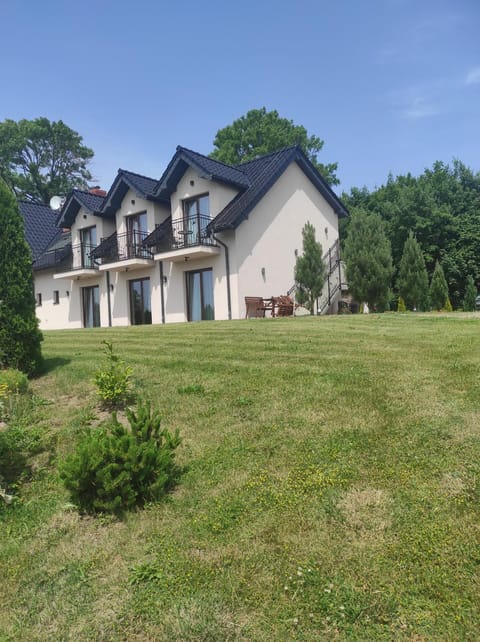 Property building, Day, Natural landscape, Garden, Garden view