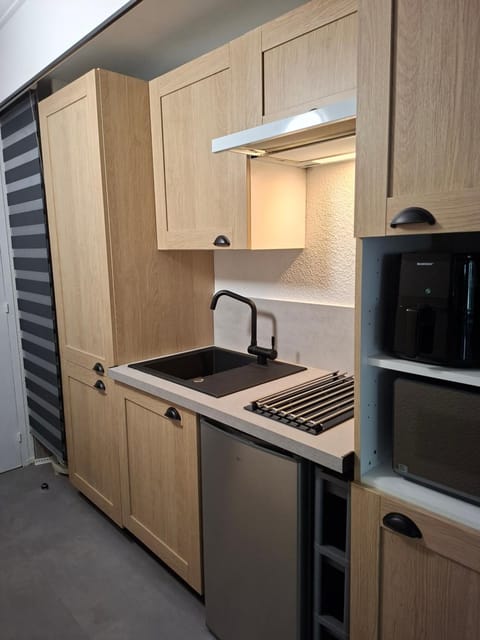 Kitchen or kitchenette, pet friendly, stove