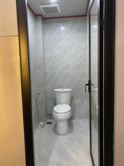 The Tis Guesthouse and Hostel Bed and Breakfast in North Kuta