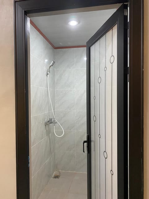 The Tis Guesthouse and Hostel Bed and Breakfast in North Kuta