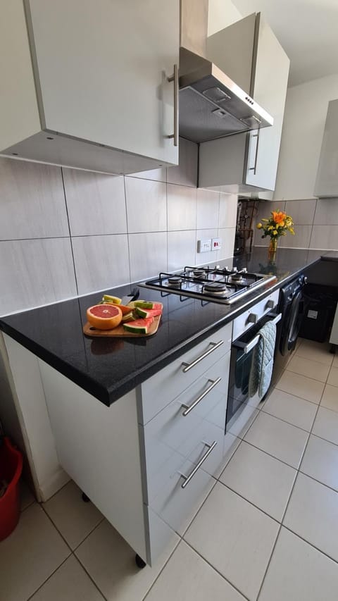 Coffee/tea facilities, Kitchen or kitchenette, Communal kitchen, stove, washing machine