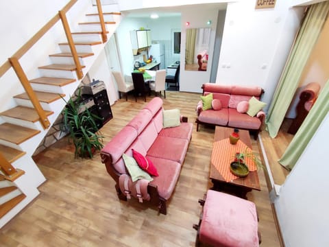 Living room, Dining area, kitchen