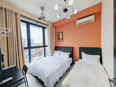 Bed, Photo of the whole room, Bedroom, air conditioner