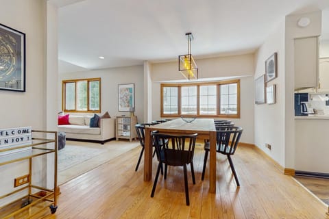 Kalamazoo River Retreat House in Saugatuck