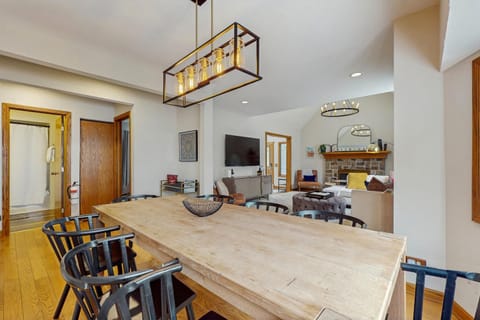 Kalamazoo River Retreat House in Saugatuck