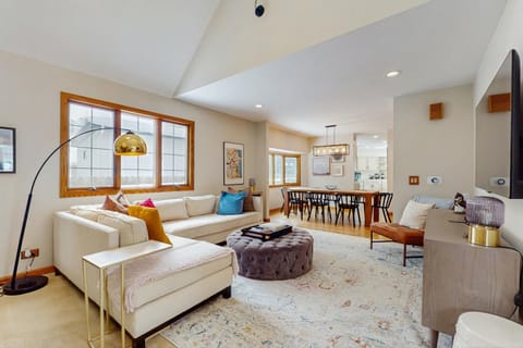 Kalamazoo River Retreat House in Saugatuck