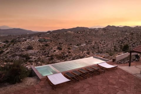 Las Rocas By The Cohost Company House in Yucca Valley