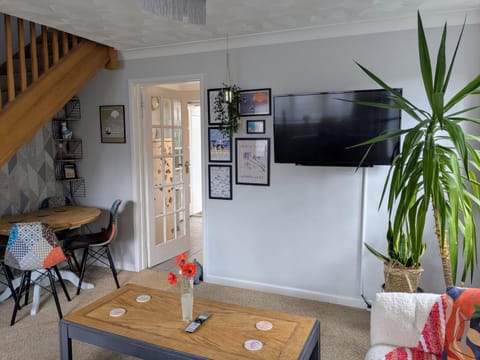 Communal lounge/ TV room, Living room, Dining area