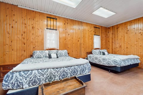 Woodland Getaway Hotel in Covert