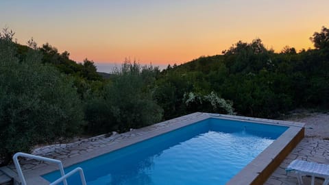 Natural landscape, Summer, Garden view, Garden view, Swimming pool, Sunrise, Sunset, Quiet street view