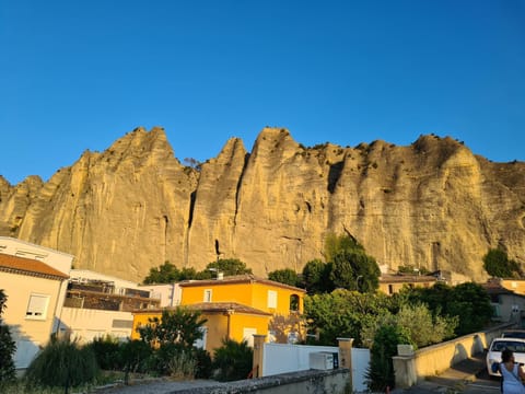 Nearby landmark, Natural landscape, Mountain view