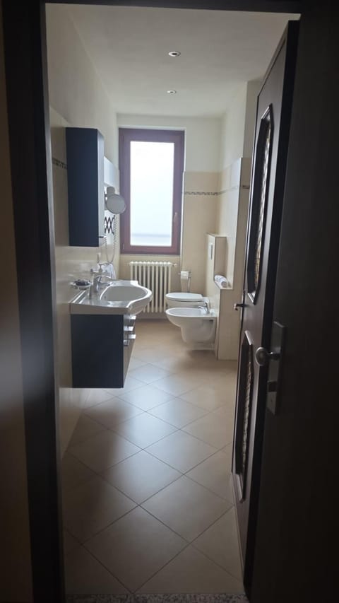 ROOMS CA' TUNIN- ideale per il Trenino Rosso- a pochi minuti a piedi dalla stazione Bed and Breakfast in Province of Brescia