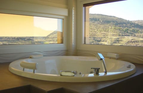 Hot Tub, Mountain view