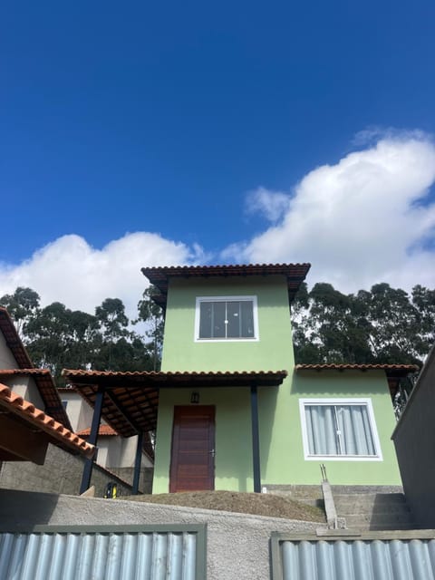 Monte Bello 2 House in Miguel Pereira