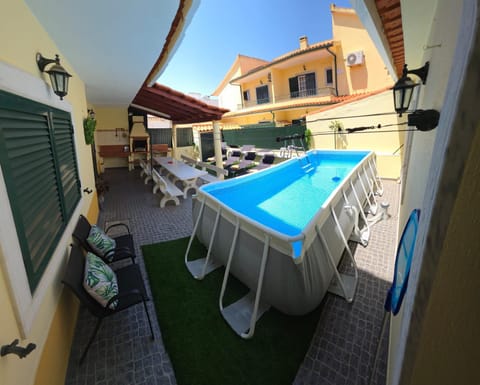 BBQ facilities, Balcony/Terrace, Dining area, Swimming pool, Breakfast, Lunch, Dinner, sunbed