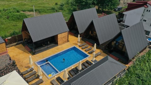 Property building, Day, Balcony/Terrace, Pool view, Swimming pool, sunbed
