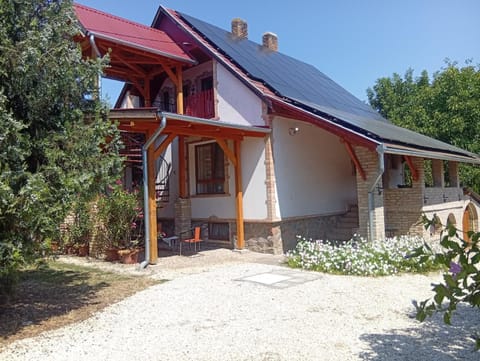 Property building, Day, Summer, Garden, Garden view