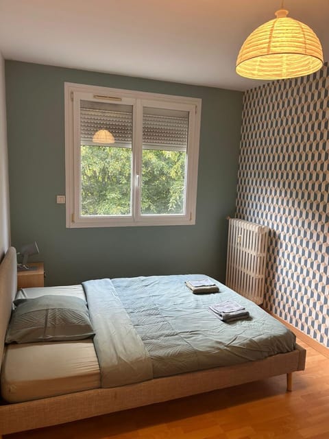 Spacious, bright 4 bedroom, 80 m2 Apartment in Normandy