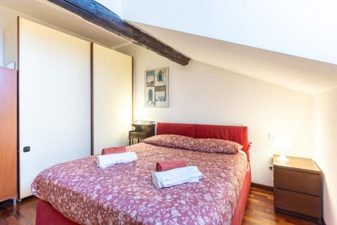 Trilocale con Suite con bagno privato a 200m dalla metro Apartment in Milan