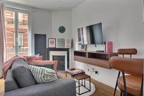 Chic & Comfort Suresnes-Paris Apartment in Puteaux