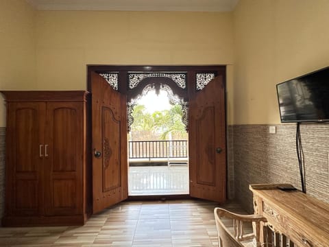 Osa Guest House 5 Bed and Breakfast in Kuta