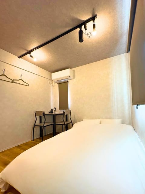 Bed, Living room, Bedroom, air conditioner