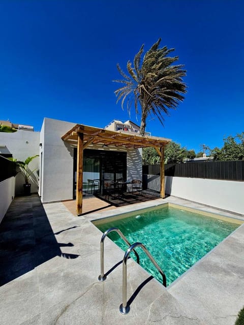 Property building, Pool view, Swimming pool
