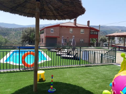 Property building, Natural landscape, Children play ground, Garden, Garden, Balcony/Terrace, Garden view, Mountain view, Pool view, Swimming pool, Swimming pool, sunbed