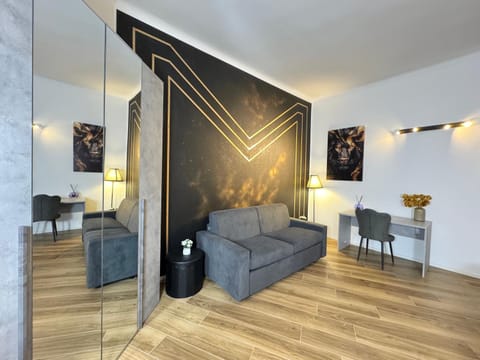 Seating area, Bedroom