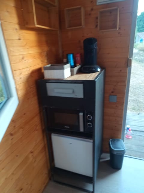 Roulotte Campground/ 
RV Resort in Nimes