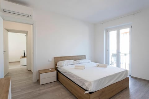 Bed, Photo of the whole room, Bedroom, towels, wardrobe, air conditioner