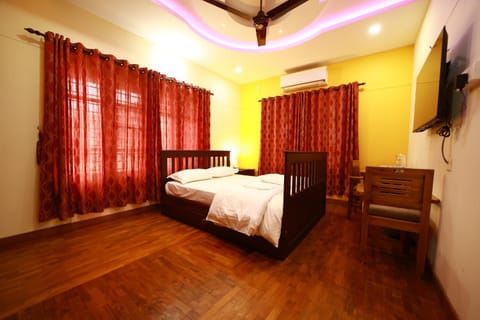 Bed, TV and multimedia, air conditioner