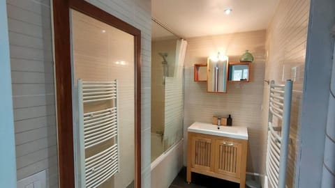 Le cosy avec climatisation, terrasse et parking privatif Apartment in Annemasse