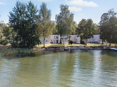 Luxhousing deluxe bungalow on the beach Apartment in Helsinki