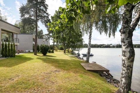 Luxhousing deluxe bungalow on the beach Apartment in Helsinki