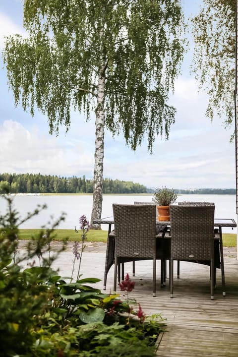 Luxhousing deluxe bungalow on the beach Apartment in Helsinki