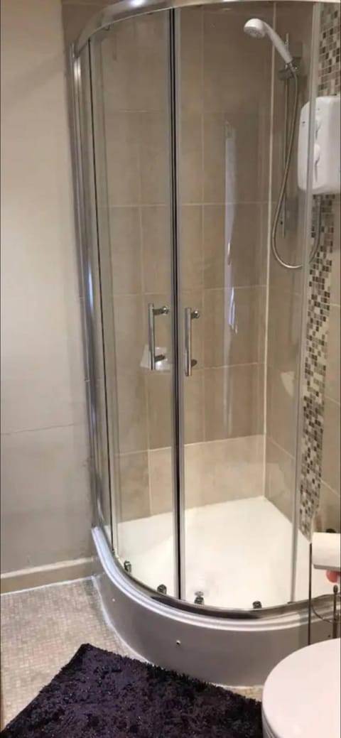 284 - Room 6 - Beachfront Bed and Breakfast in Swansea