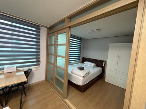 Bedroom, wardrobe