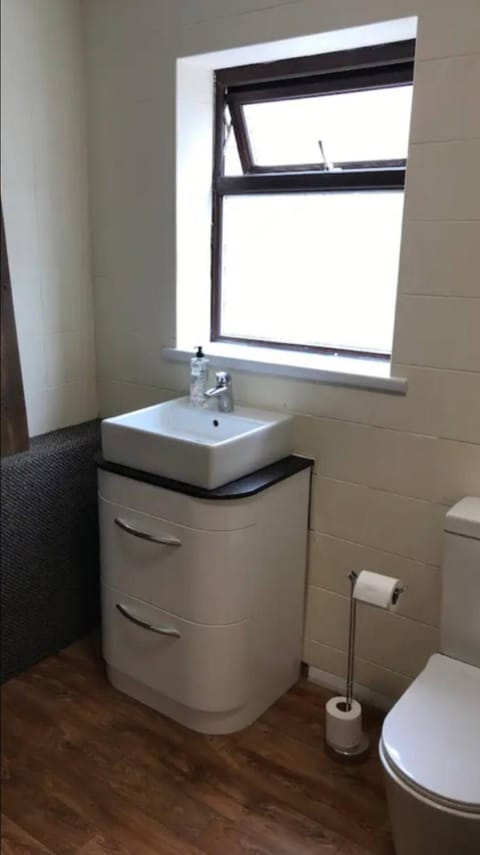 284 - Room 7 - beachfront Bed and Breakfast in Swansea