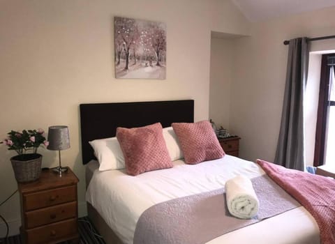 284 - Room 7 - beachfront Bed and Breakfast in Swansea