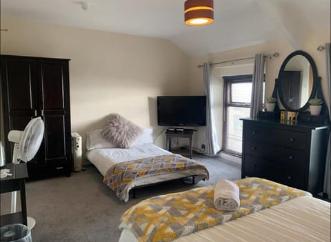 284 - Room 8 - Beachfront - Fantastic Sea views Bed and Breakfast in Swansea