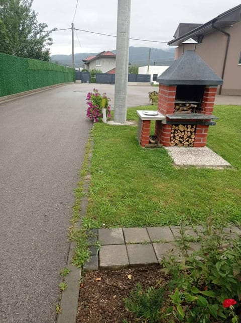 BBQ facilities, Parking