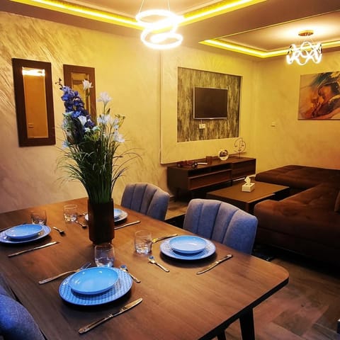 Living room, Seating area, Dining area