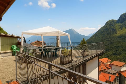 Il Girasole sul Lago di Como House in Province of Lecco